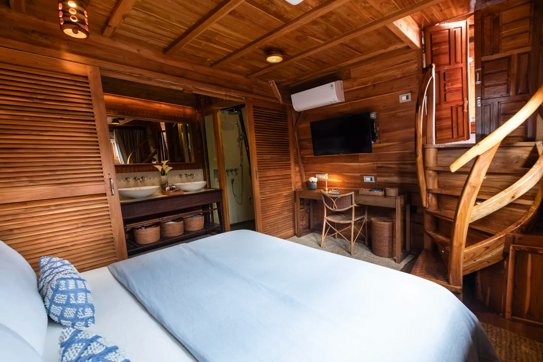 Sequoia 37