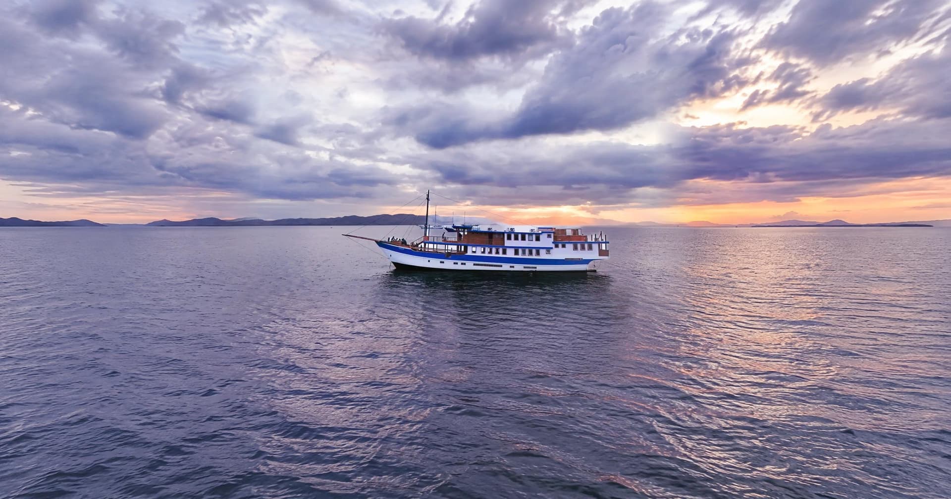 Naga Biru Expeditions