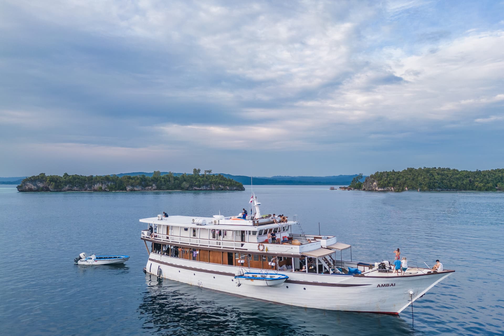 25% OFF 10 Days Diving Liveaboard in Raja Ampat Central and South | April 5th to 14th
