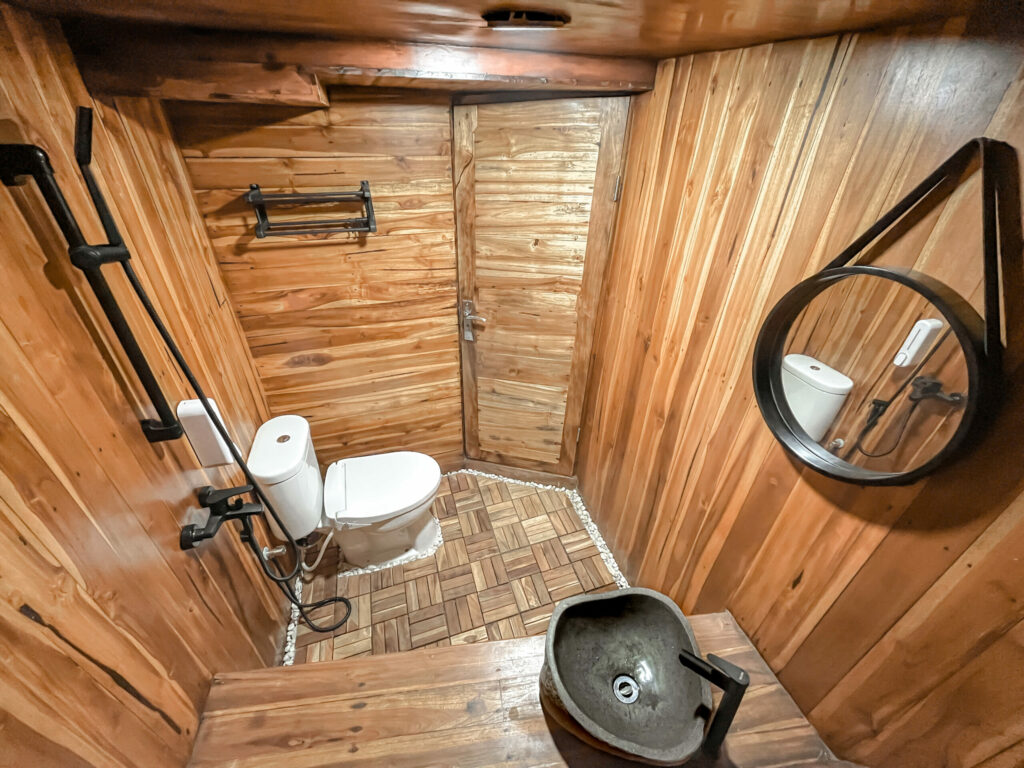 Dragonet Family Cabin Bathroom