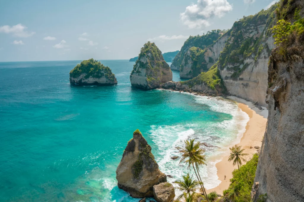 Diamond Beach on Nusa Penida, with limestone stacks in turquoise water