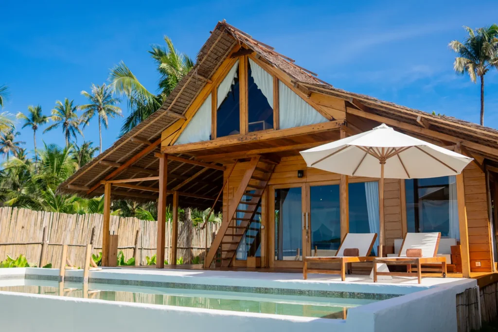 Beachfront Villa Pearl with its pool and terrace