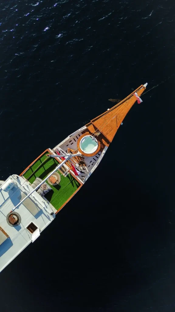 Dinara bow deck and jacuzzi seen from directly above