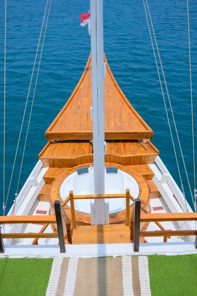 Jacuzzi and teak bow deck on Dinara