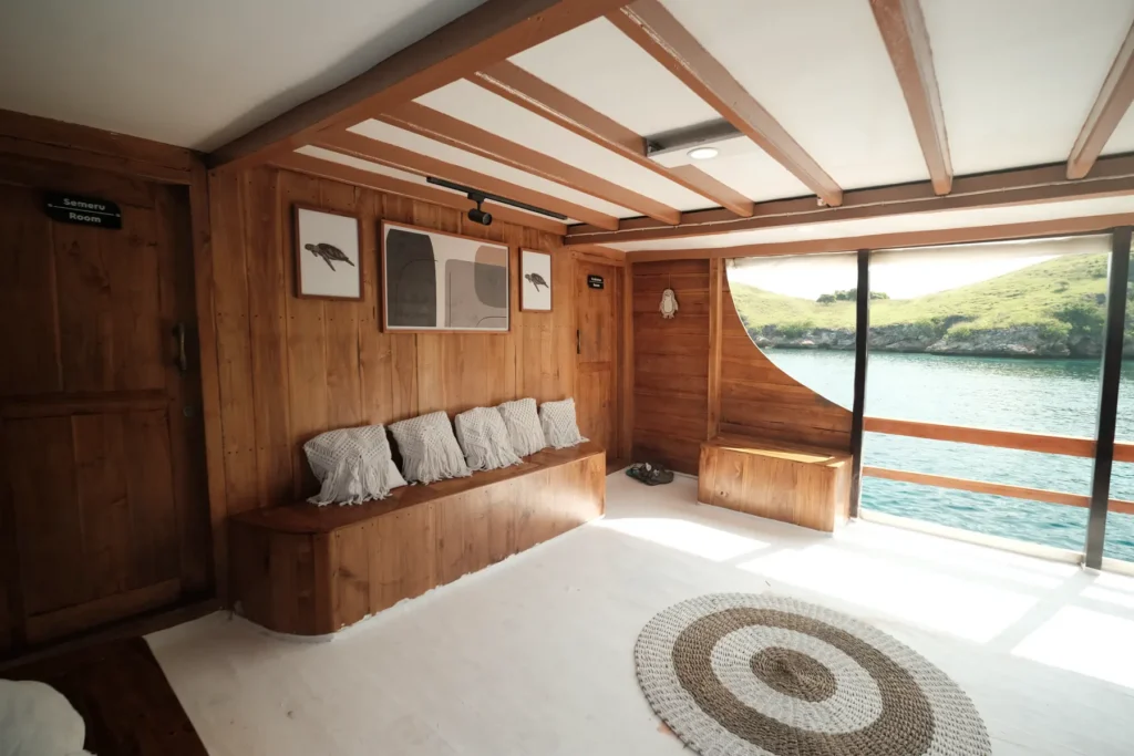 Lounge and window seat on the main deck of Dinara
