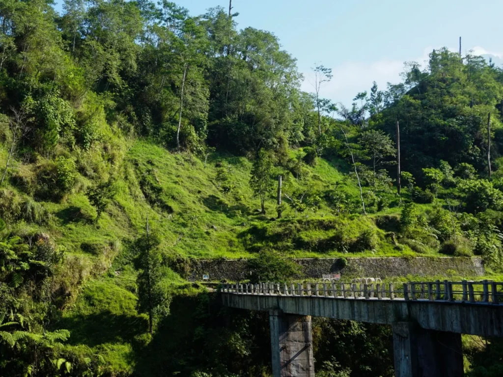 Bridge over the Kalikuning riverbed at Plunyon, Kaliurang