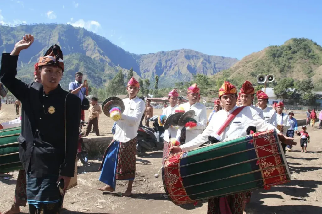 Sasak drummers with gendang beleq drums at the Ngayu-ayu ceremony in Sembalun, below Mount Rinjani